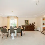 J&k Villa *